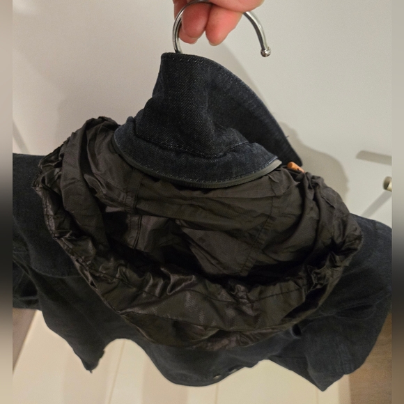 SOLD Levi's Commuter Jean Jacket - Picture 6 of 14